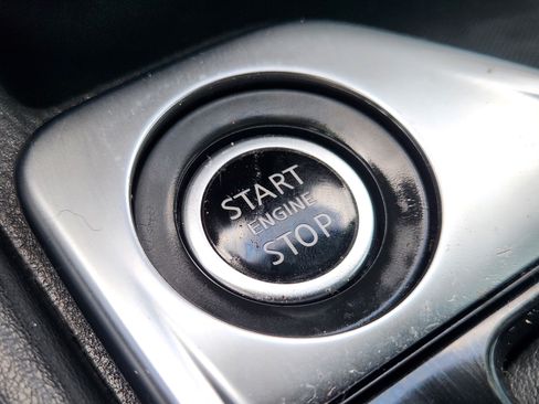 Used 2020 Nissan Sentra SR w/ Premium Package FWD image 22