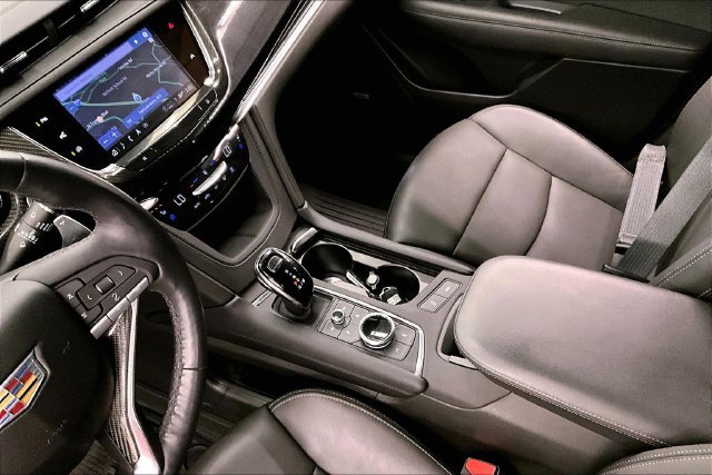 Used 2024 Cadillac XT6 Sport w/ LPO, ONYX Package AWD/4WD image 17