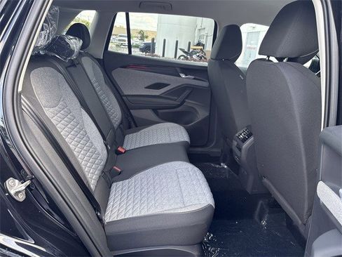 Used 2025 Volkswagen Tiguan S image 10