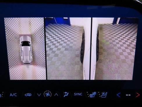 Used 2024 Chevrolet Traverse RS w/ LPO, Floor Liner Package image 17