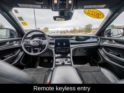 Used 2022 Jeep Grand Cherokee Trailhawk image 14