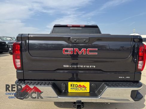 New 2026 GMC Sierra 1500 SLE w/ Preferred Package image 9