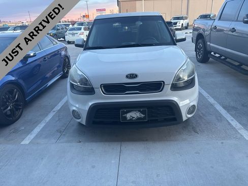 Used 2012 Kia Soul + w/ Audio Pkg image 2
