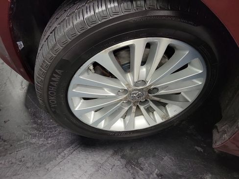 Used 2013 Toyota Avalon XLE Touring FWD image 13