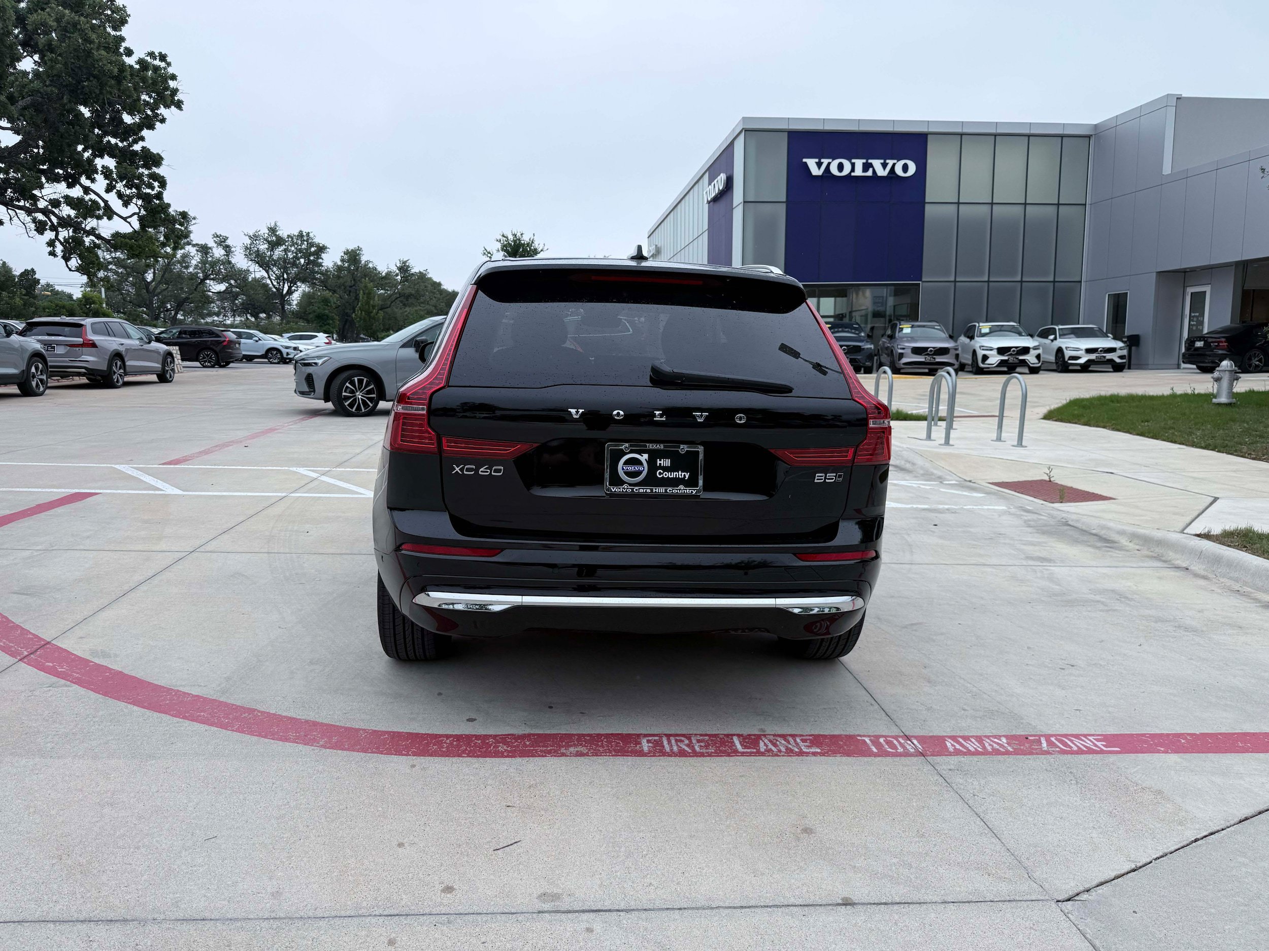 Certified 2023 Volvo XC60 B5 Plus AWD/4WD image 5