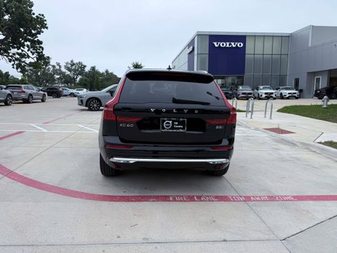 Certified 2023 Volvo XC60 B5 Plus AWD/4WD image 5