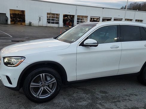 Used 2021 Mercedes-Benz GLC 300 4MATIC image 4
