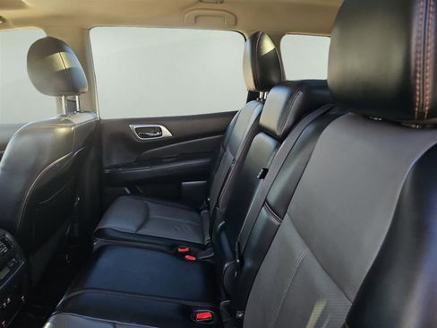 Used 2020 Nissan Pathfinder SL image 29