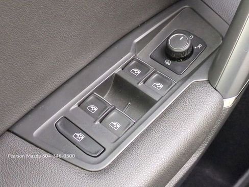 Used 2018 Volkswagen Tiguan SEL image 25