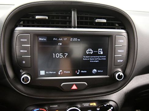 Certified 2025 Kia Soul LX w/ LX Technology Package FWD image 22