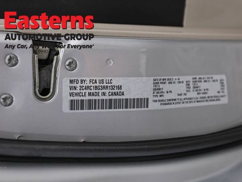 Used 2024 Chrysler Pacifica Touring-L FWD image 36