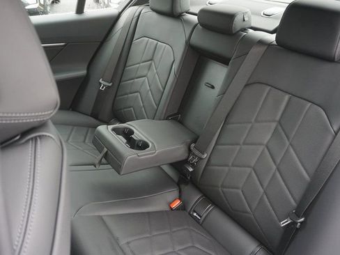 Used 2026 BMW 530i xDrive w/ Premium Package image 11