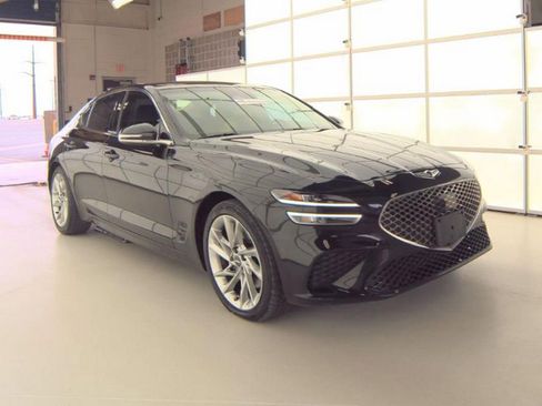 Used 2022 Genesis G70 2.0T AWD/4WD image 4