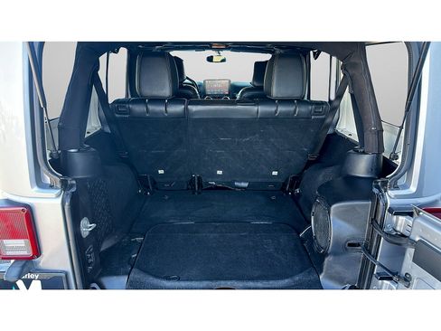 Used 2013 Jeep Wrangler Unlimited Sahara w/ Connectivity Group AWD/4WD image 27