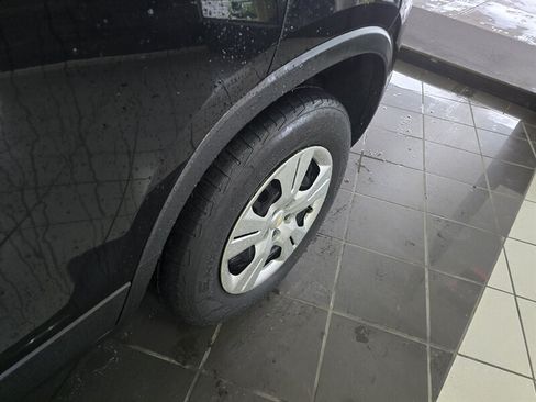 Used 2015 Chevrolet Trax LS FWD image 30