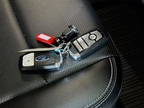Used 2022 Ford Escape SEL FWD image 25