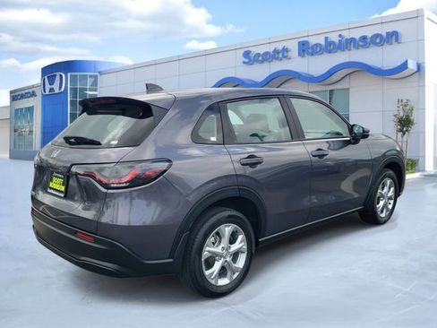 Certified 2023 Honda HR-V LX image 4
