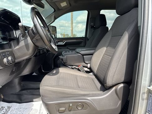 Used 2025 Chevrolet Silverado 2500 LT AWD/4WD image 8