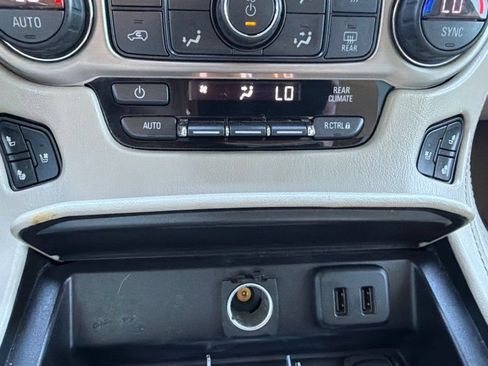 Used 2018 GMC Yukon Denali w/ Denali Ultimate Package AWD/4WD image 29