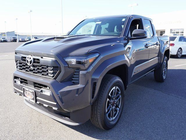 Used 2025 Toyota Tacoma TRD Sport w/ TRD Sport Upgrade Package AWD/4WD image 8
