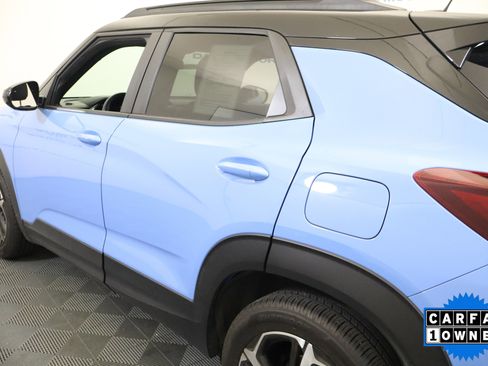 Used 2023 Chevrolet TrailBlazer RS w/ Sun and Liftgate Package FWD image 11