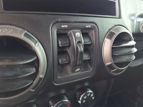 Used 2017 Jeep Wrangler Unlimited Sport w/ Quick Order Package 24S image 12