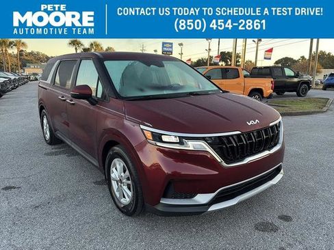 Used 2023 Kia Carnival LX image 1