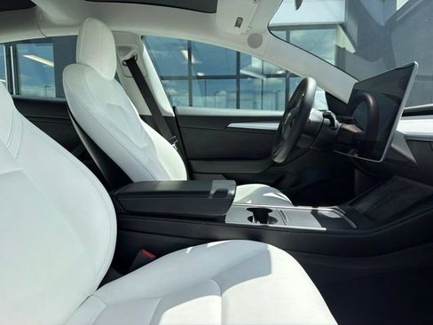 Used 2021 Tesla Model 3 Standard Range Plus RWD image 12