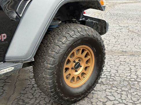 Used 2023 Jeep Gladiator Rubicon w/ LED Lighting Group image 9