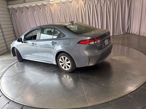 Used 2021 Toyota Corolla LE FWD image 5