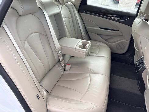 Used 2017 Buick LaCrosse Essence FWD image 24