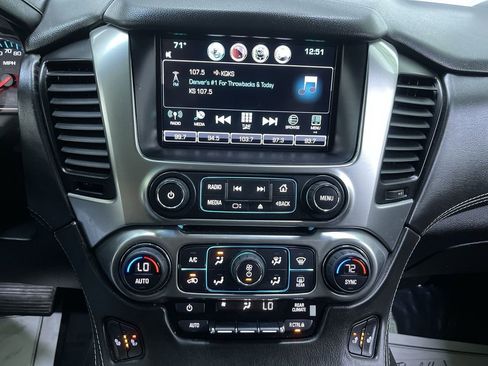 Used 2016 Chevrolet Suburban LT image 21