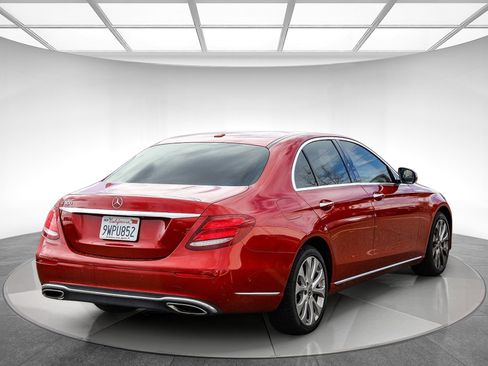 Used 2018 Mercedes-Benz E 300 image 3