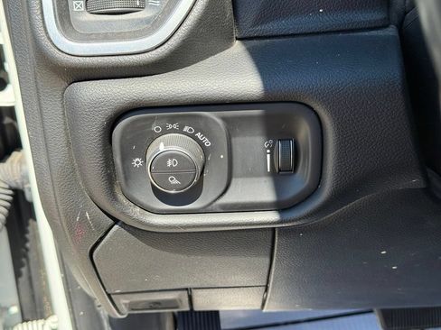 Used 2024 RAM 2500 Big Horn AWD/4WD image 20