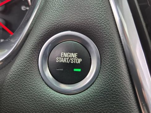 Used 2023 Chevrolet Traverse Premier FWD image 32