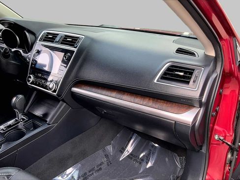 Used 2019 Subaru Outback 2.5i Limited AWD/4WD image 18