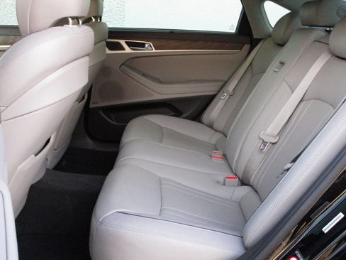 Used 2015 Hyundai Genesis 3.8 w/ Option Group 04 image 14