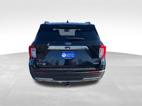 Used 2022 Ford Explorer XLT w/ Equipment Group 202A image 5