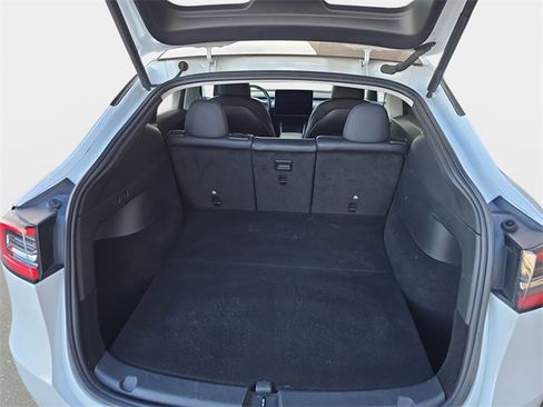 Used 2021 Tesla Model Y Long Range image 14