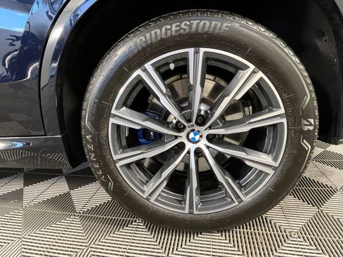 Used 2021 BMW X5 xDrive40i w/ M Sport Package AWD/4WD image 16