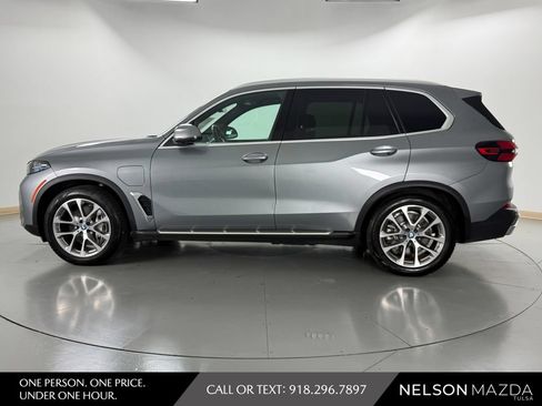 Used 2025 BMW X5 xDrive50e AWD/4WD image 9