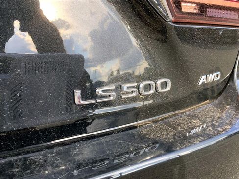 Certified 2022 Lexus LS 500 AWD w/ Interior Upgrade Package image 9