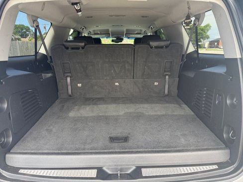 Used 2018 Chevrolet Suburban LT AWD/4WD image 16