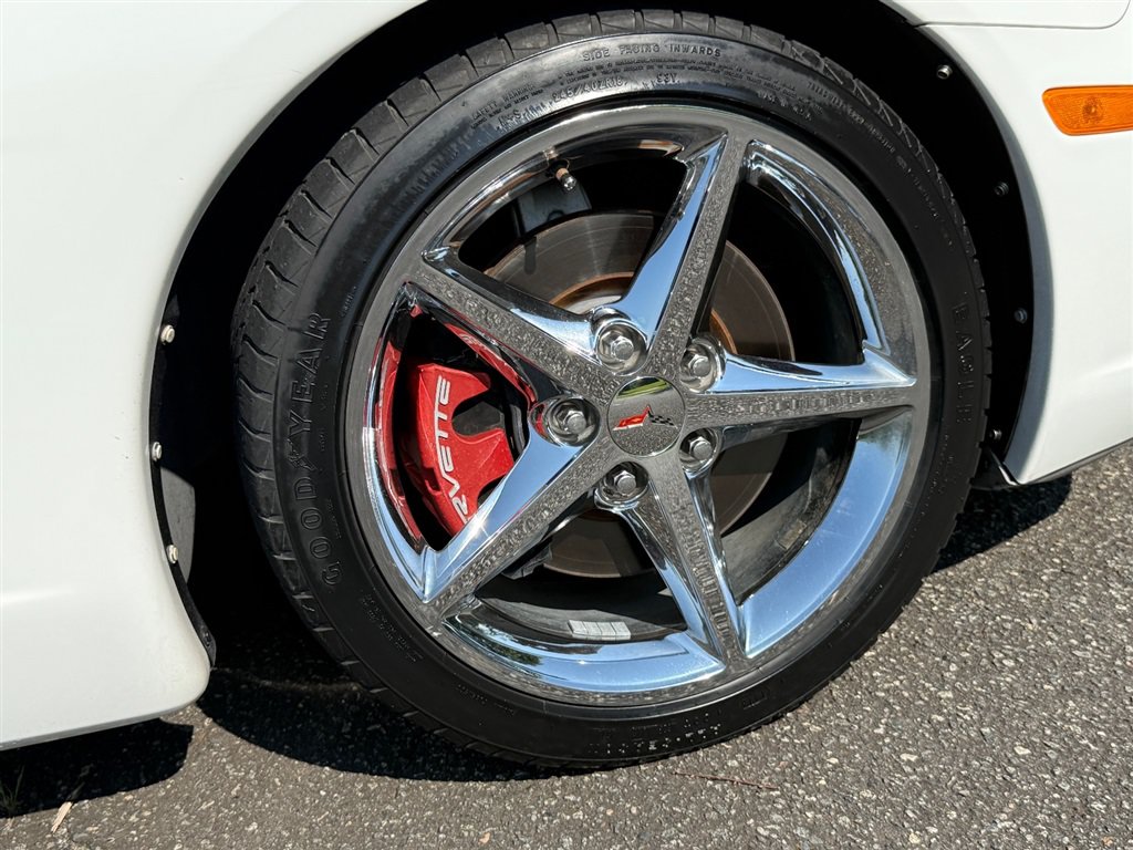 Used 2013 Chevrolet Corvette Coupe w/ 3LT Preferred Equipment Group RWD image 30