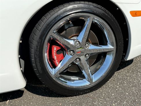 Used 2013 Chevrolet Corvette Coupe w/ 3LT Preferred Equipment Group RWD image 30