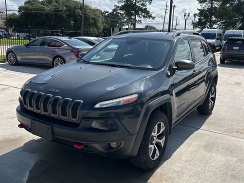 Used 2016 Jeep Cherokee Trailhawk w/ Leather Interior Group AWD/4WD image 1