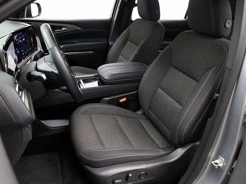 Certified 2024 Chevrolet Traverse LT image 9