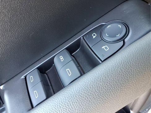 Used 2024 Chevrolet Colorado ZR2 w/ ZR2 Convenience Package III image 16