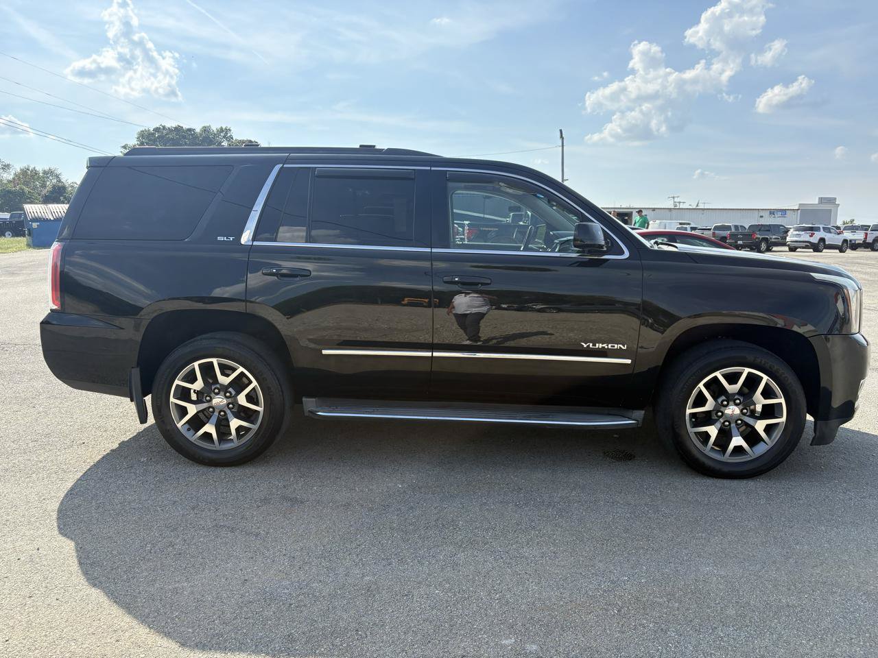 Used 2015 GMC Yukon SLT w/ Open Road Package AWD/4WD image 2