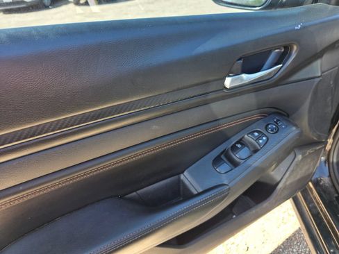 Used 2019 Nissan Altima 2.5 SR FWD image 12